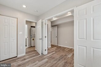 Building Photo - 430 Condon Terrace SE