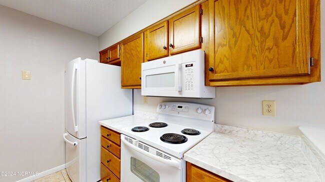 Building Photo - 727 Chancery Ln