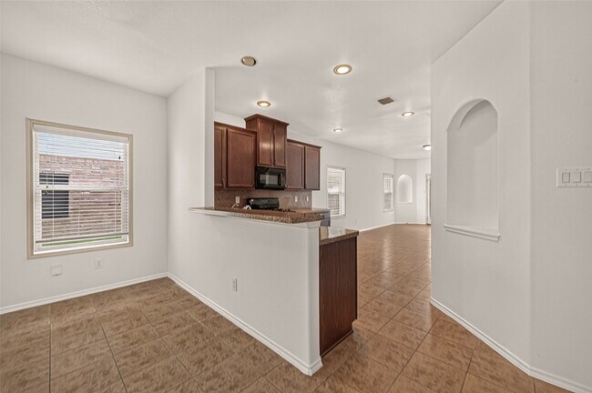 Building Photo - 22023 Westerpine Ln