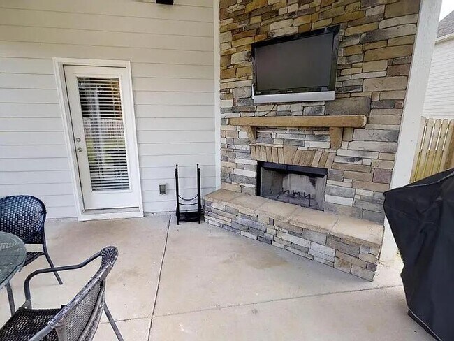 Building Photo - 2623 Dunkirk Cir