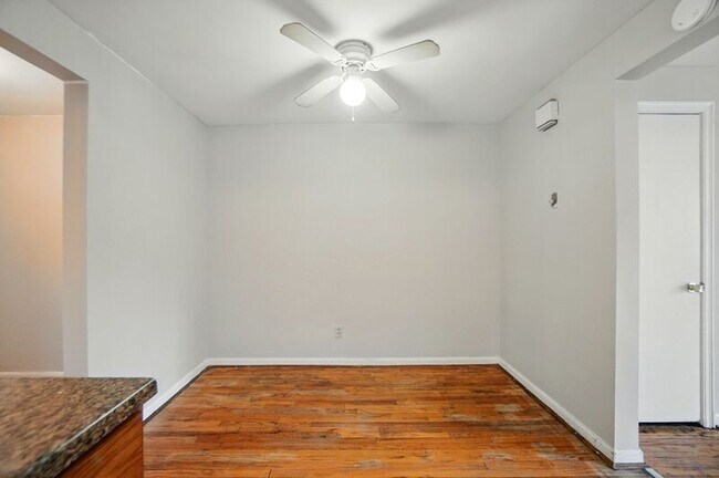 Building Photo - 3926 E Gatewood Ln