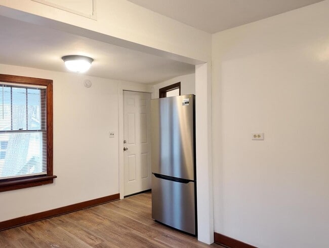 Building Photo - 117 Woodland Dr