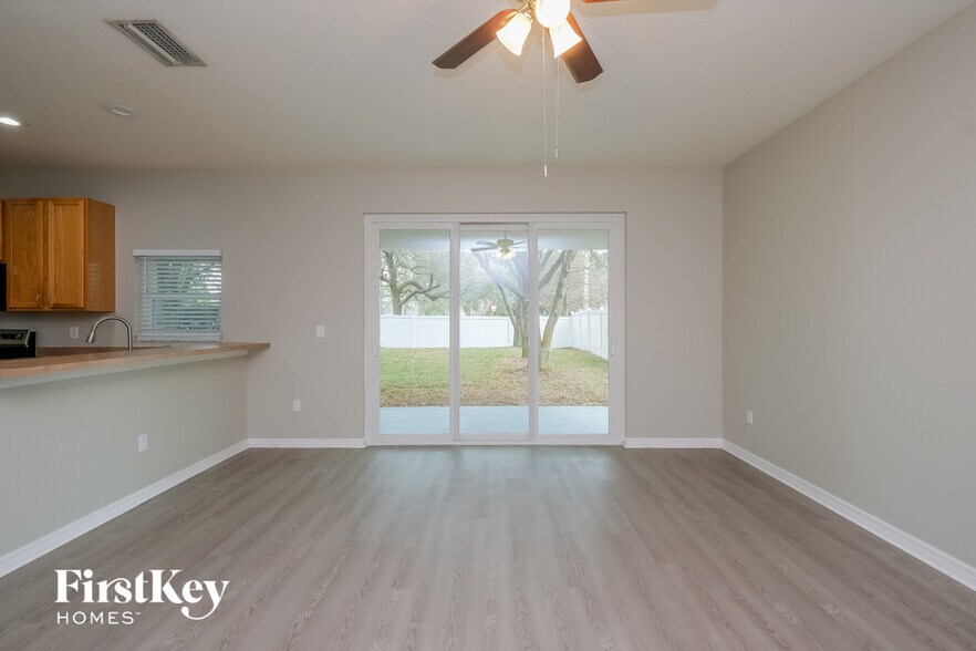 Building Photo - 11108 Creek Haven Dr