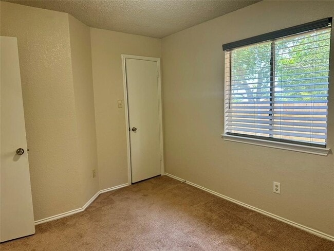 Building Photo - 8628 Piney Creek Bend