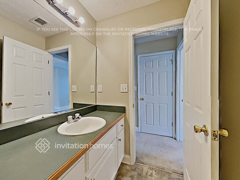 Building Photo - 4501 Keenly Valley Dr NE
