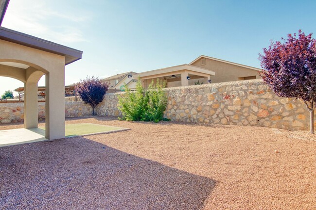 Building Photo - Eastside Beautiful 3 bed/2 baths for RENT