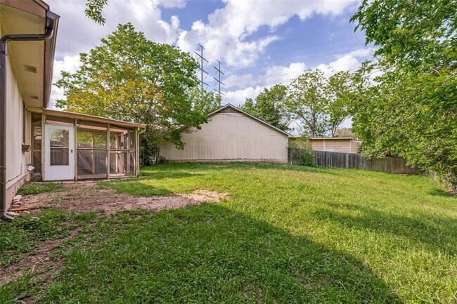 Building Photo - 1121 Peggotty Pl