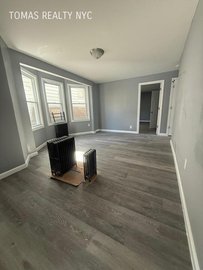 Building Photo - 76 Bruce Ave