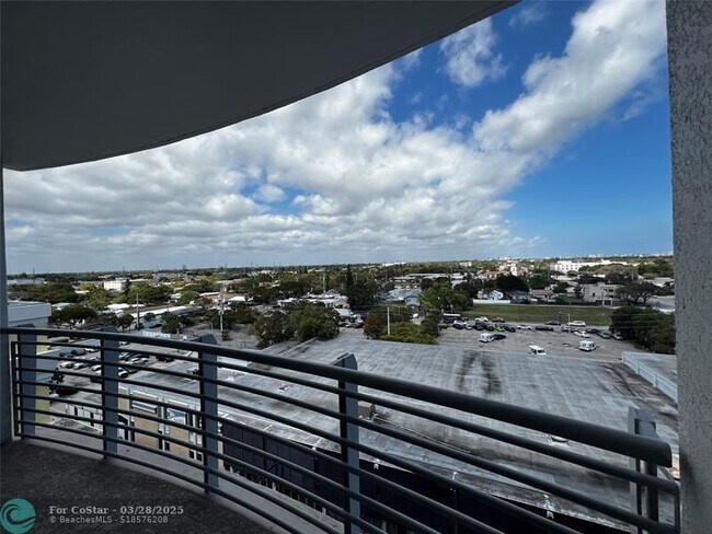 Building Photo - 1830 Radius Dr