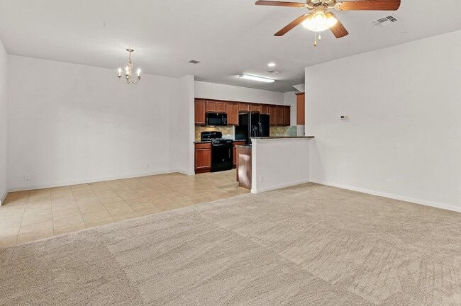 Building Photo - 1620 Bryant Dr