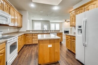 Building Photo - 1449 Elkford Ln