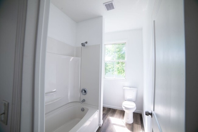 Building Photo - 107 N 13th St