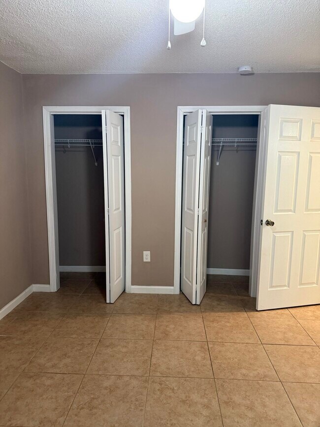 Building Photo - 608 W Sunset Blvd