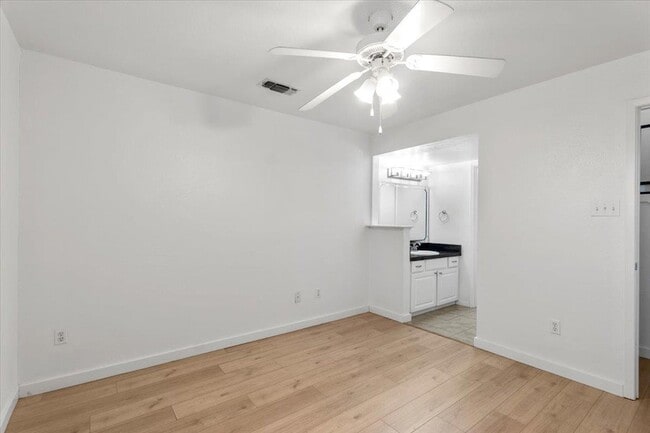 Building Photo - 2018 W Rundberg Ln