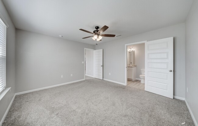 Building Photo - 5028 Rivergrass Dr