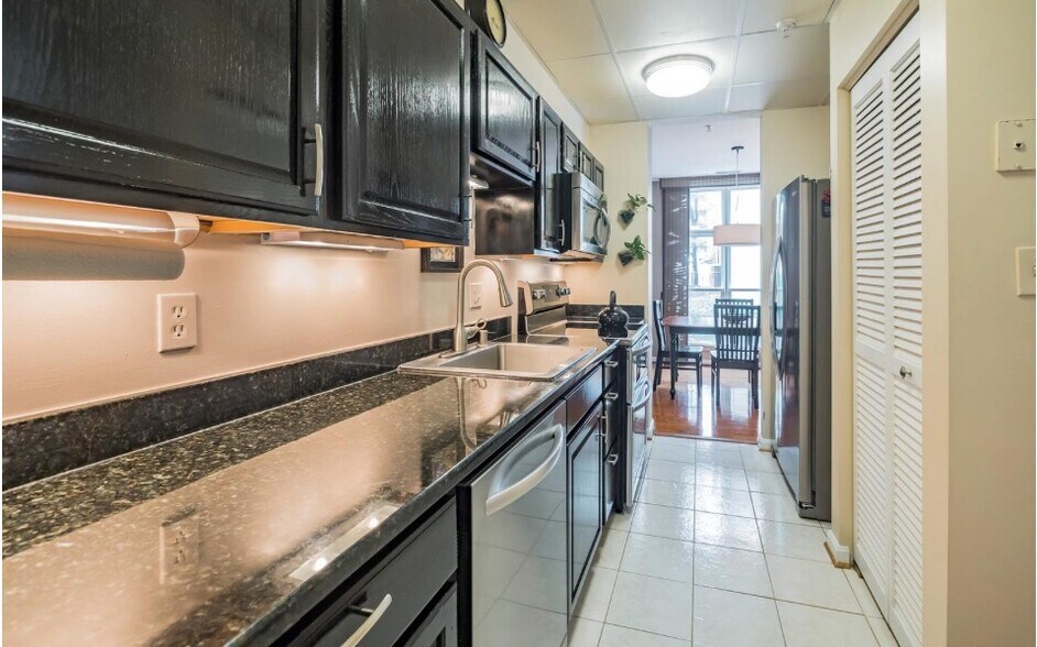 Building Photo - 2407 20th St NW