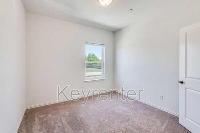 Building Photo - 2308 Bulin Dr