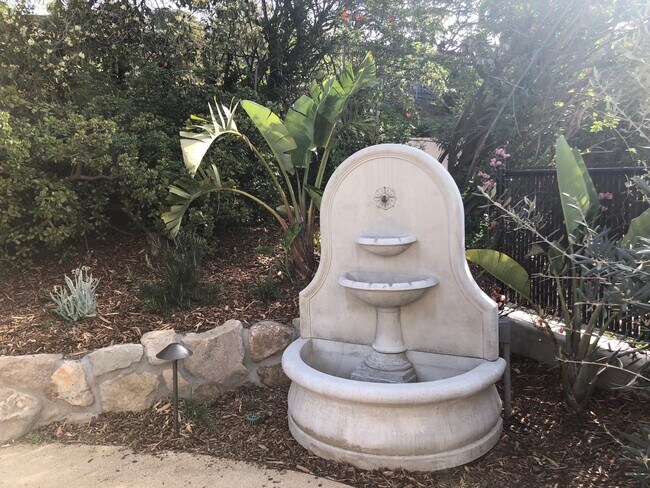 Building Photo - 433 APS