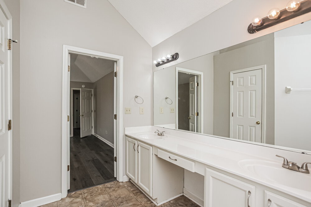 Building Photo - 7234 Fox Creek Dr