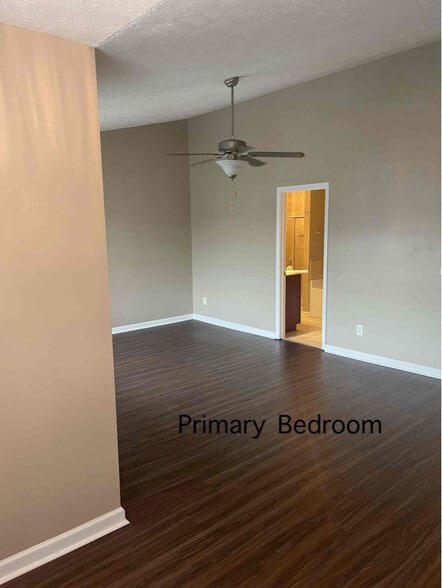 Building Photo - 827 Spence Enclave Ln