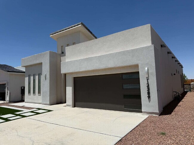 Building Photo - 13389 Carterton Ave