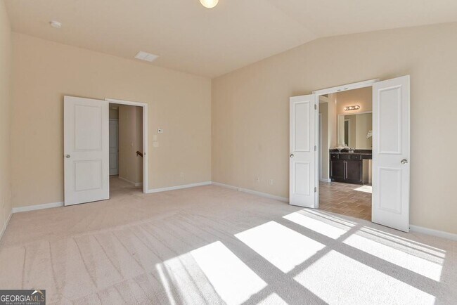 Building Photo - 4665 Woodbine Way