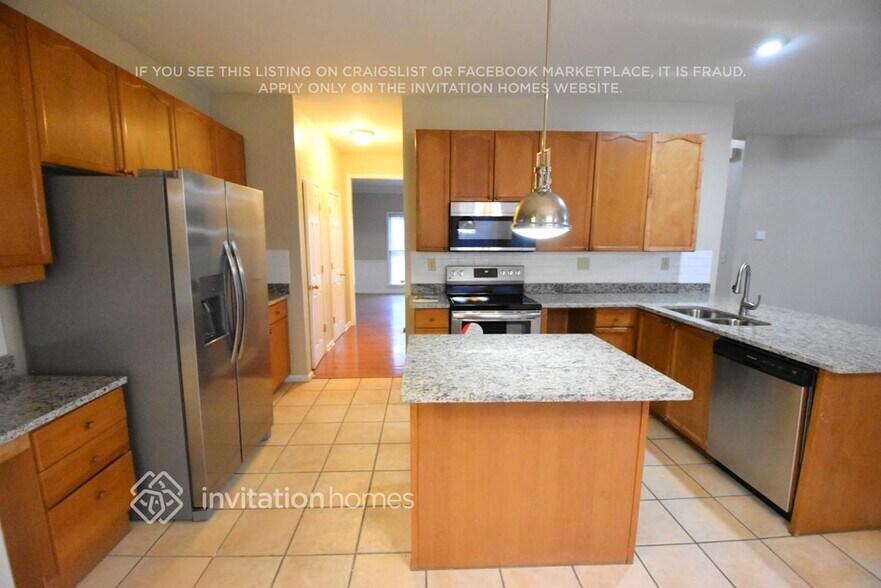 Building Photo - 1240 Chadwick Point Dr NW