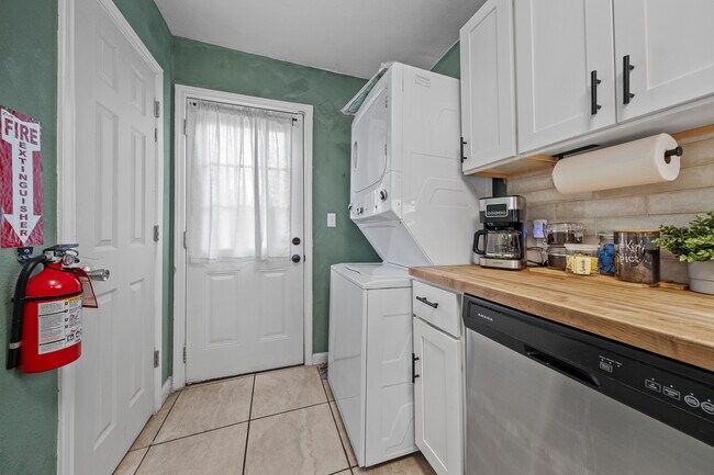 Building Photo - 738 Gabriel