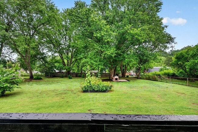 Building Photo - 9415 Glen Cross Dr