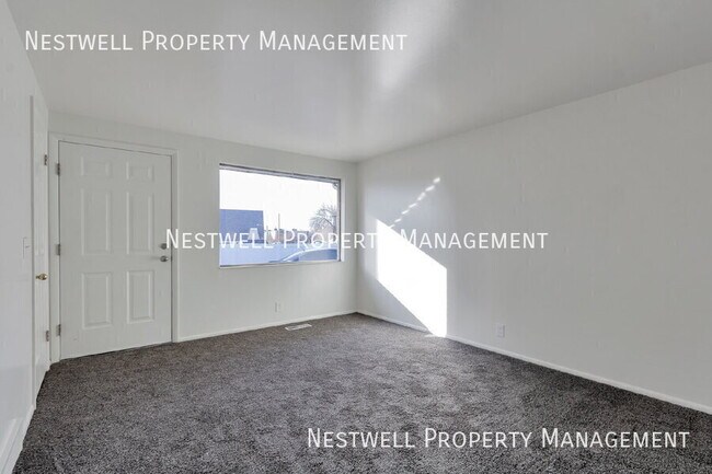 Building Photo - 2465 E 3300 S