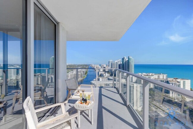 Building Photo - 4010 S Ocean Dr