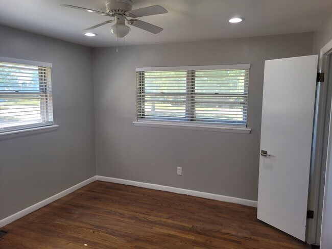 Building Photo - Remodeled 3 bedroom 2 bathroom house with 2 car garage and fenced yard