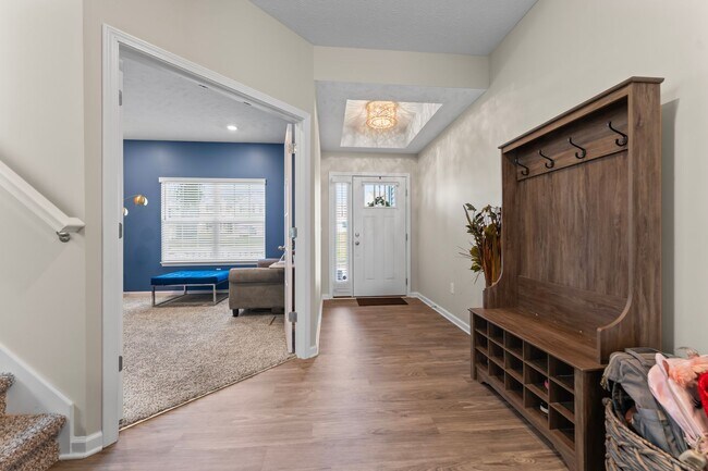Building Photo - 8609 Warbler Br Wy