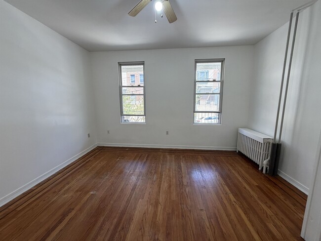 Building Photo - 619 38th St