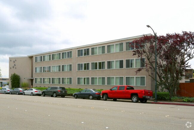 Building Photo - 2001 Trousdale Dr
