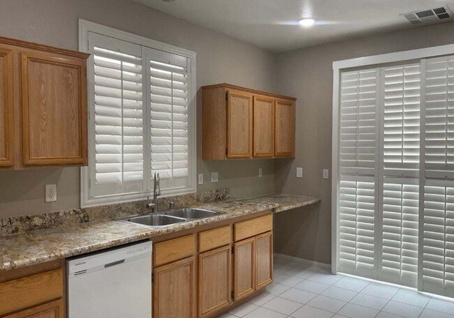 Building Photo - 5953 Hickory Nut Ave