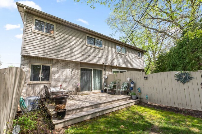 Building Photo - 3205 Woodland Ave