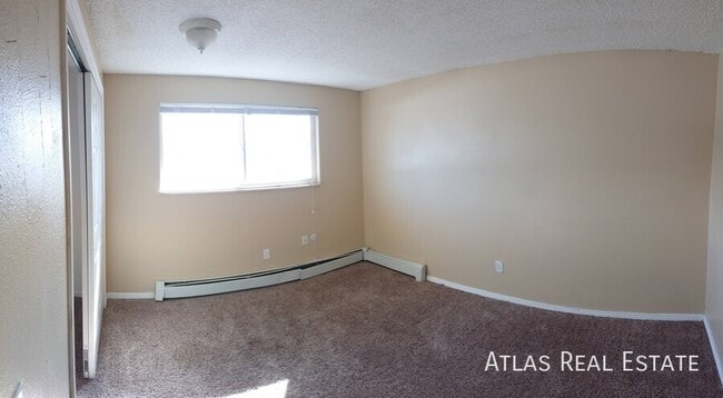 Building Photo - 910 Bishop Ct