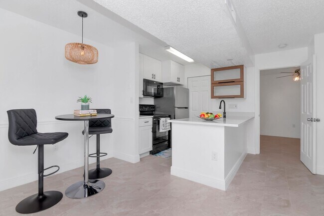 Building Photo - Lake Front - Ground Floor - Renovated 2 Be...