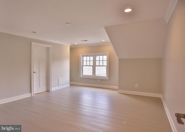 Building Photo - 6329 Linway Terrace