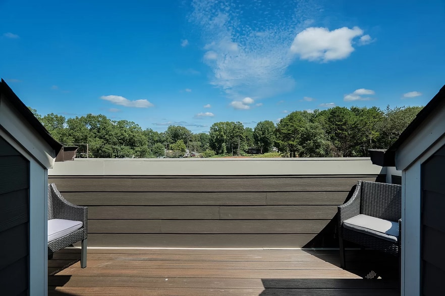 Building Photo - 3711 S Tryon St