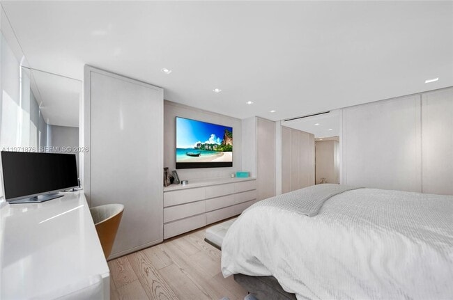 Building Photo - 11 Island Ave