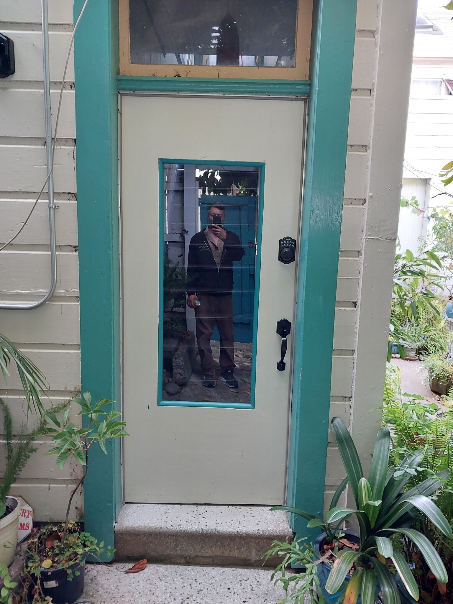 Building Photo - 1110 Hollister Ave