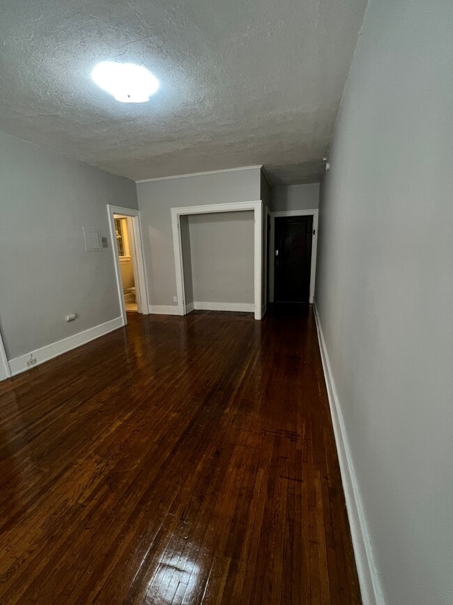 Building Photo - 49 Troup St