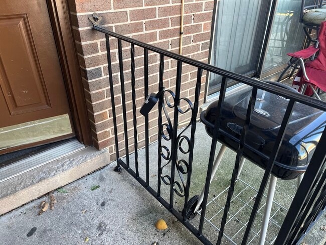 Building Photo - 14737 Kilpatrick Ave