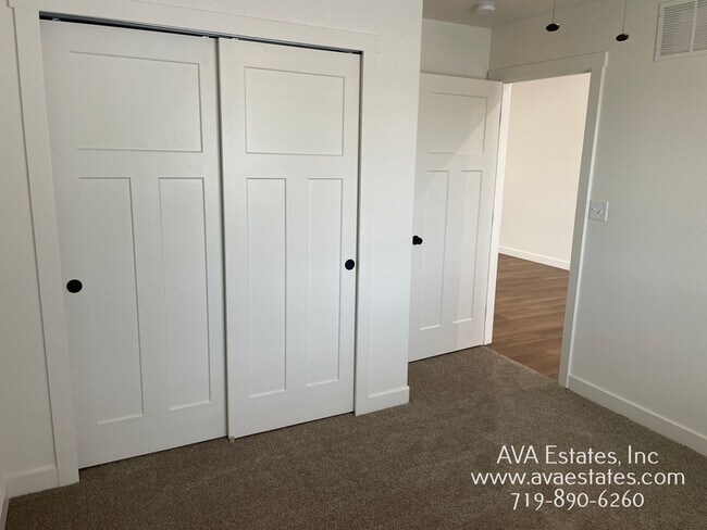 Building Photo - 970 S Coral Pl