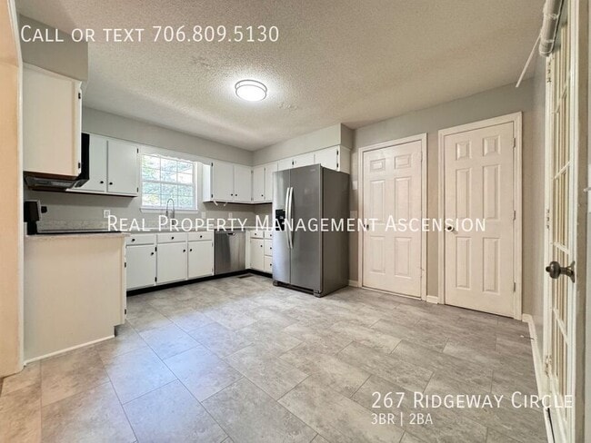 Building Photo - 267 Ridgeway Cir