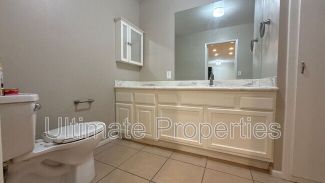 Building Photo - 10814 W Saratoga Cir