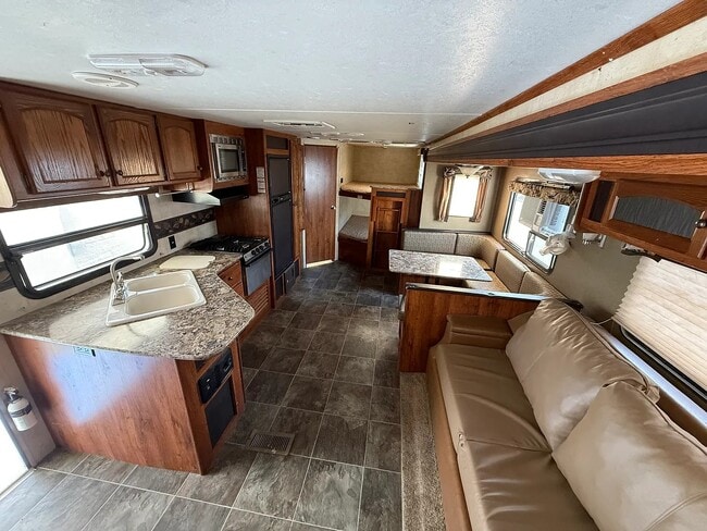 Building Photo - 34 Grube St