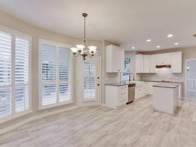 Building Photo - 1081 Woodbriar Dr